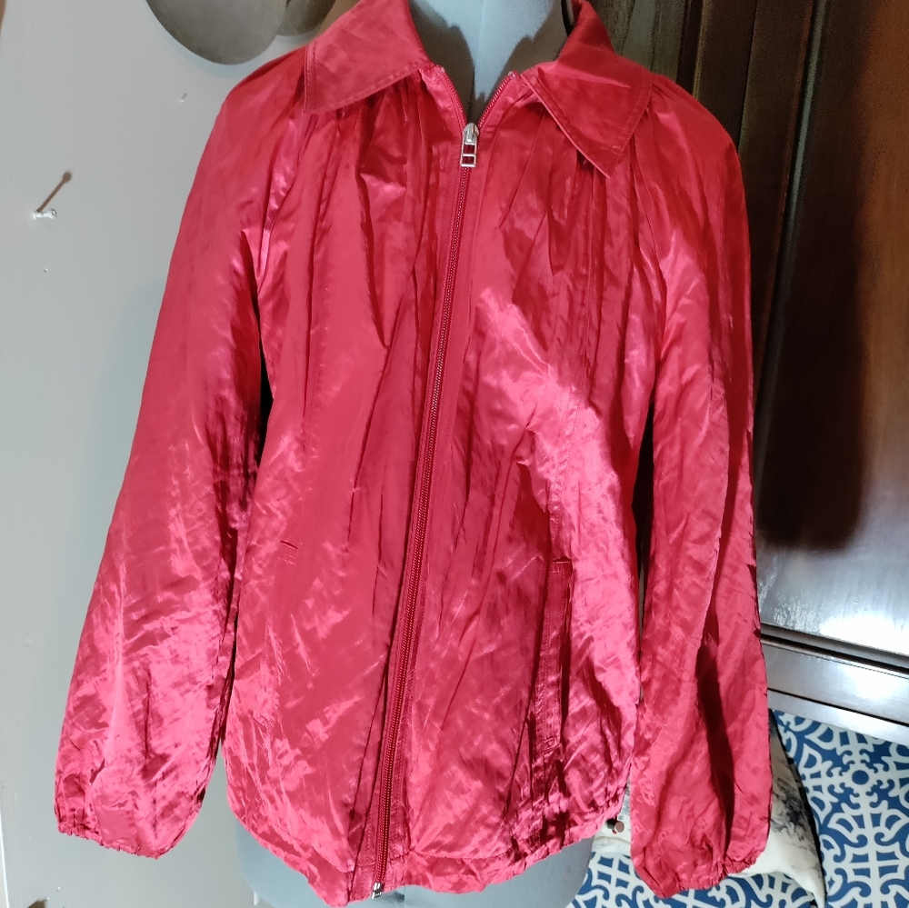600 west red jacket size Medium